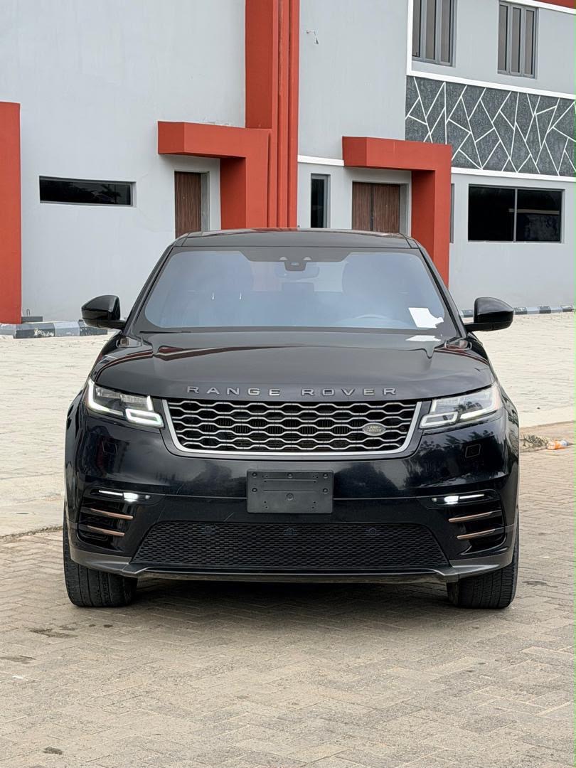 Range Rover Velar Black SUV for Rent
