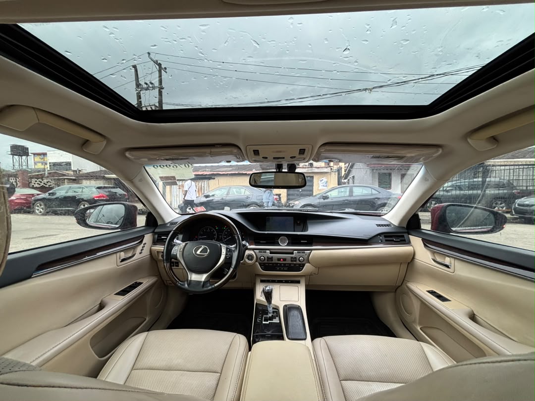 Lexus ES 350 Red Sedan