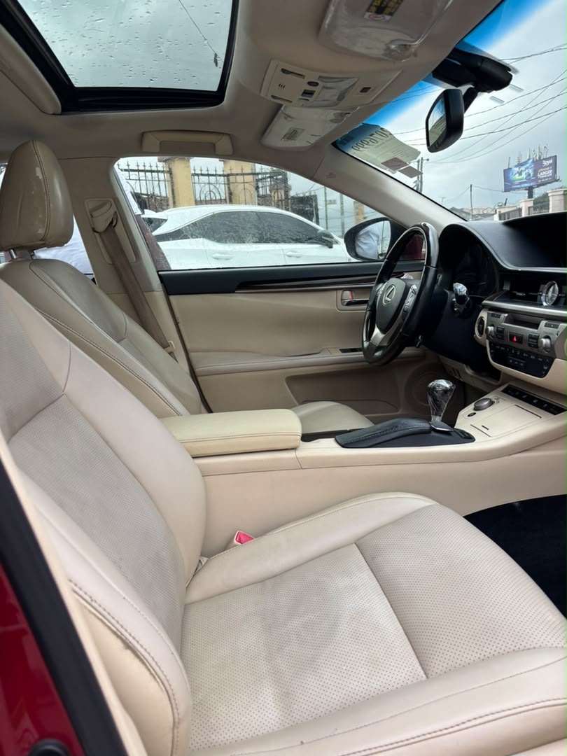 Lexus ES 350 Red Sedan