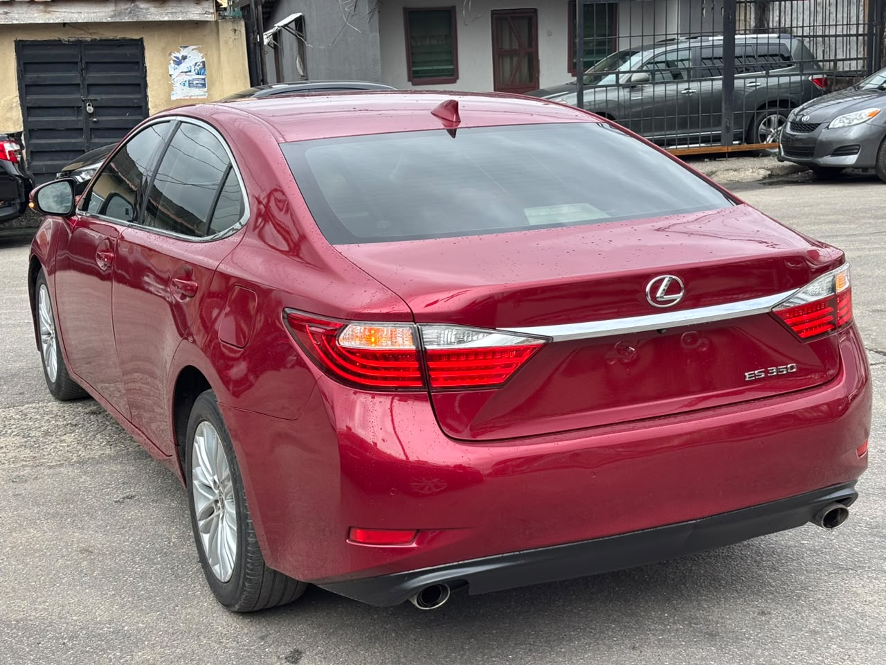 Lexus ES 350 Red Sedan