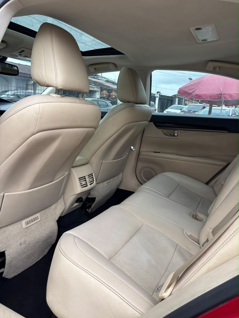 Lexus ES 350 Red Sedan