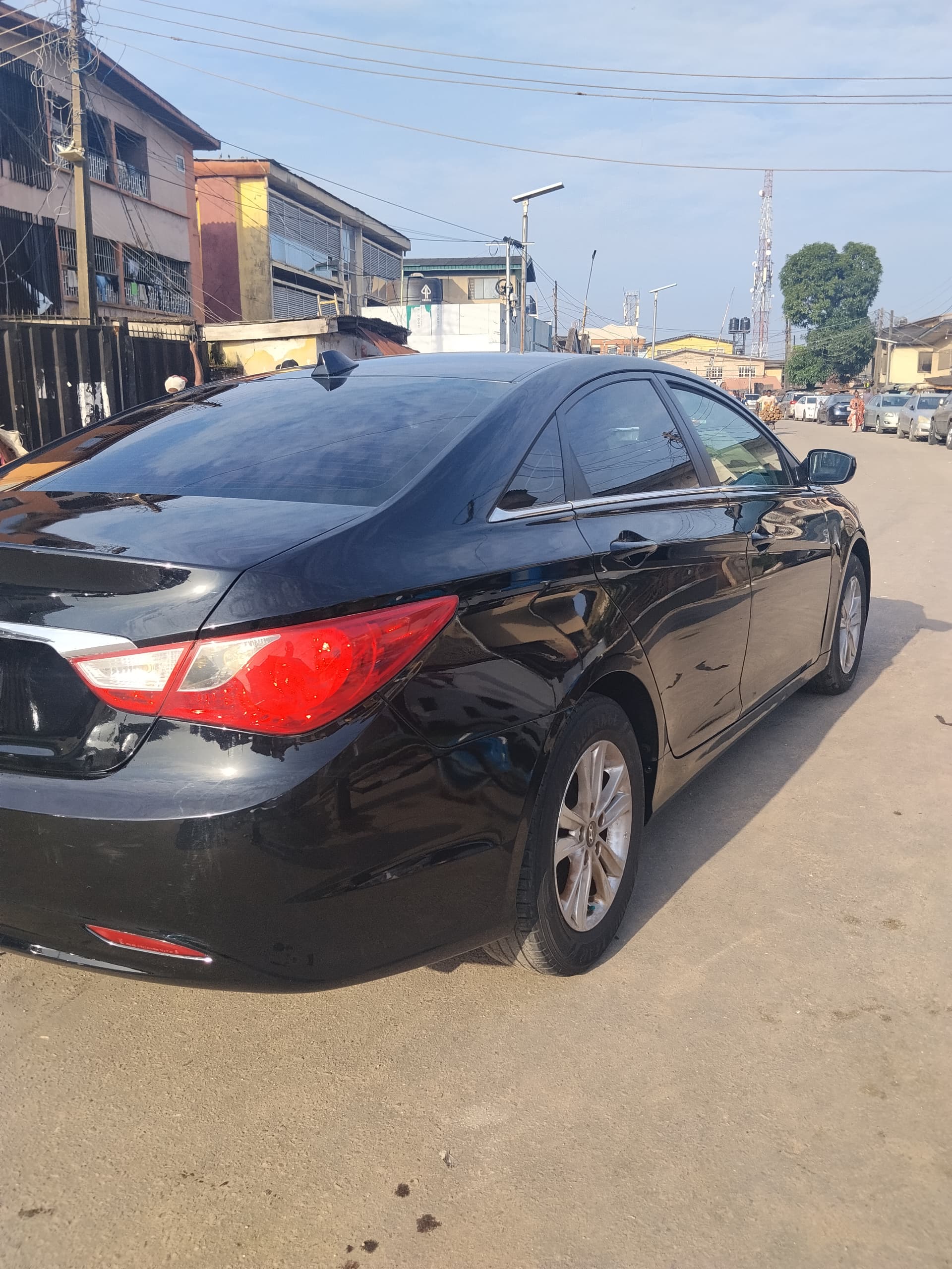 Hyundai Sonata, Black Sedan