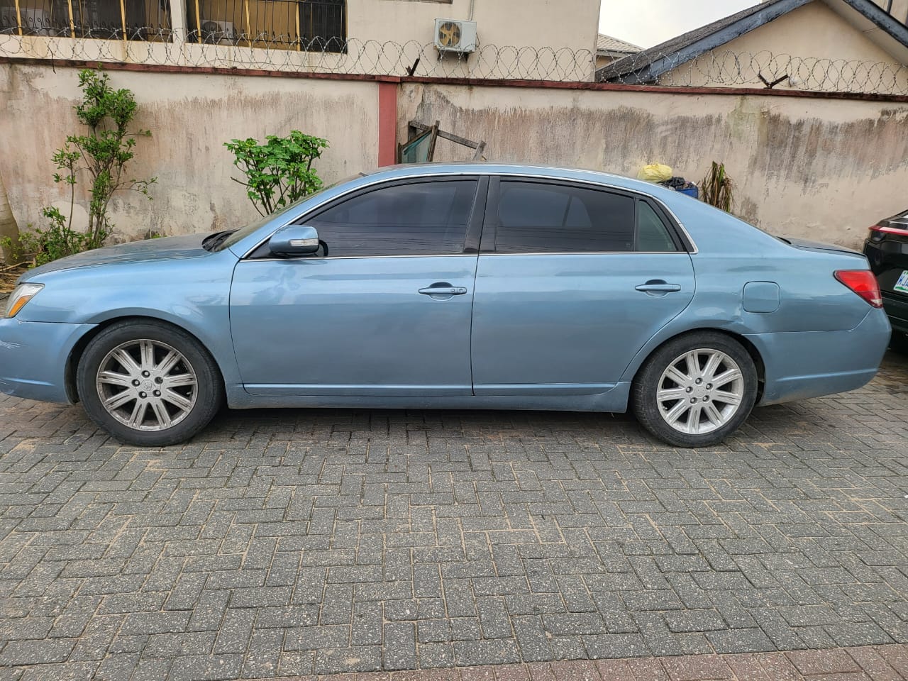 2007 Toyota Avalon, Blue Sedan with Leather Seats