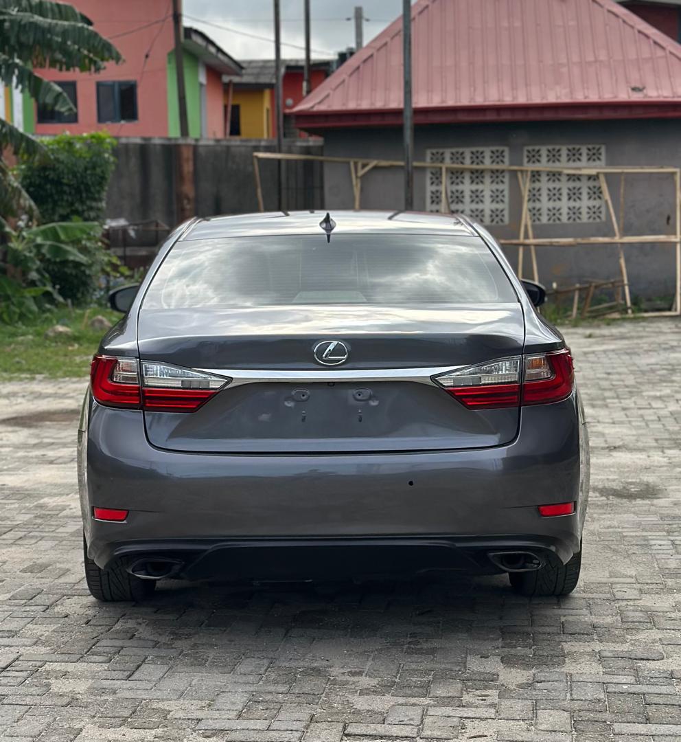 Lexus ES 350 Sedan, Dark Grey — photo 4
