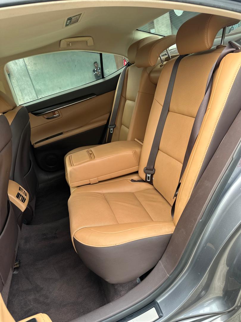 Lexus ES 350 Sedan, Dark Grey — photo 5