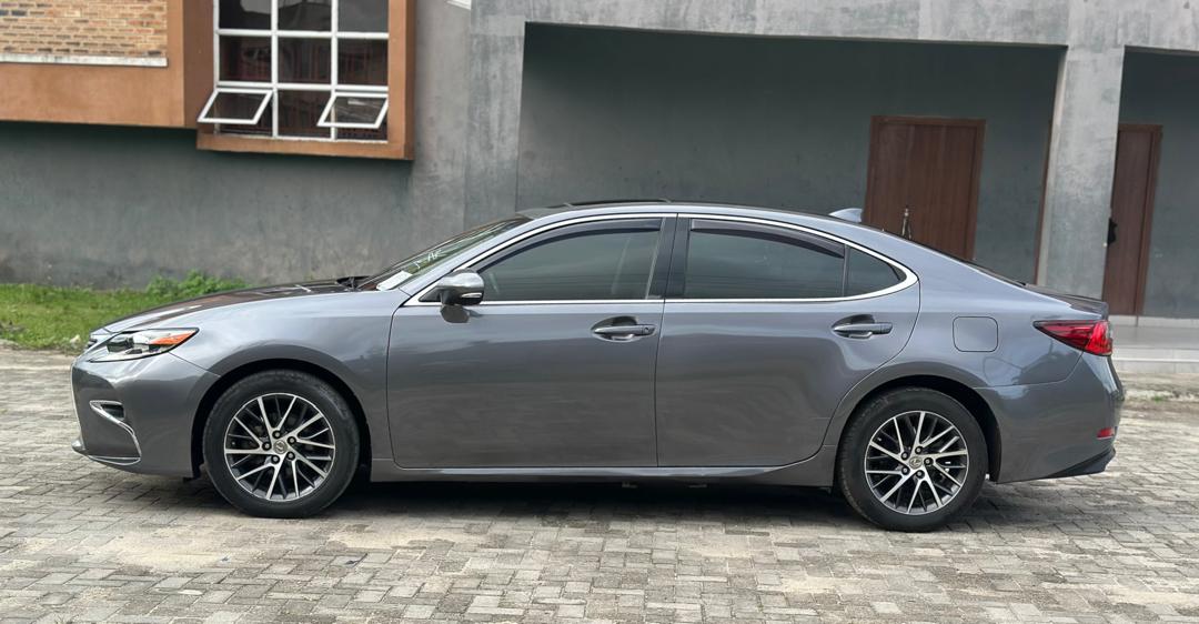 Lexus ES 350 Sedan, Dark Grey — photo 6