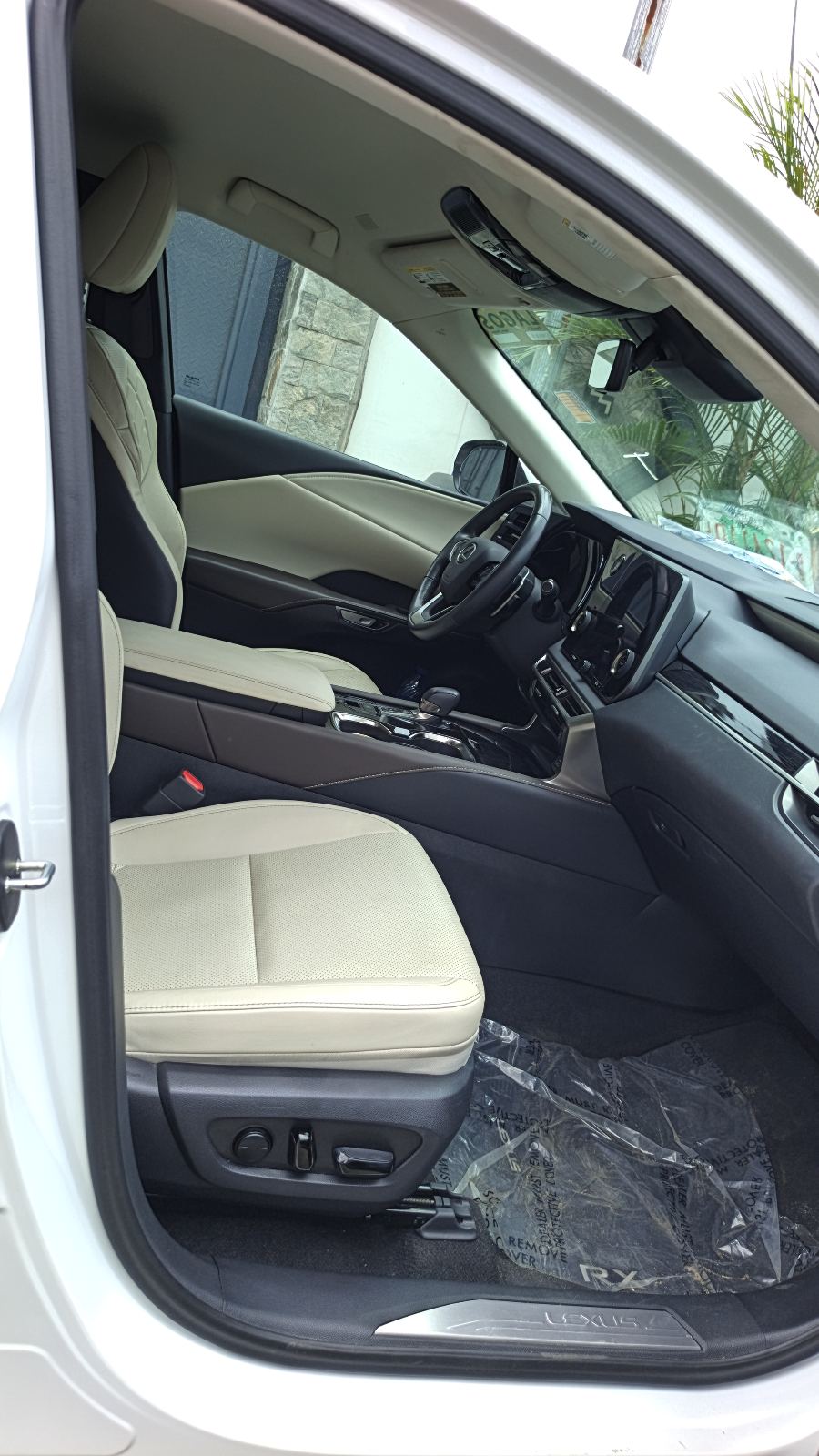 Lexus RX 350 White SUV with Leather Interior — photo 8