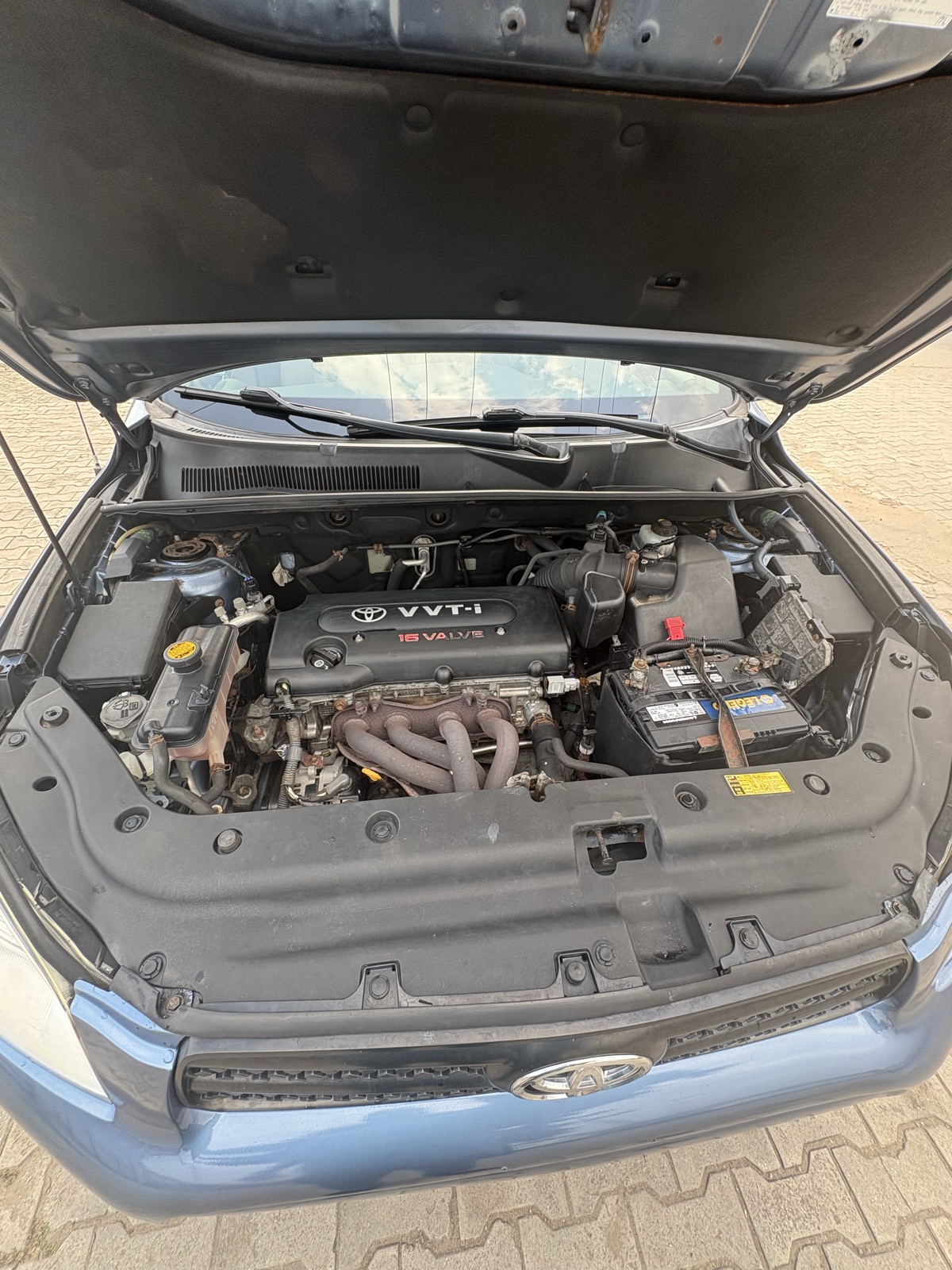 For sale Accident free 2007 rav4 , 4plug Eng — photo 8
