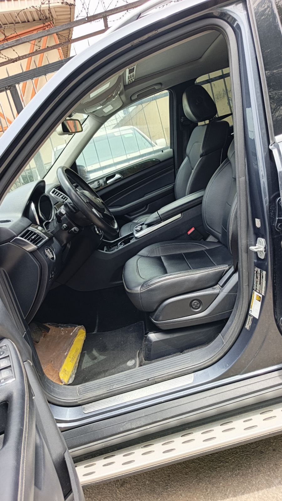Mercedes-Benz ML 350 4MATIC Dark Grey SUV — photo 5