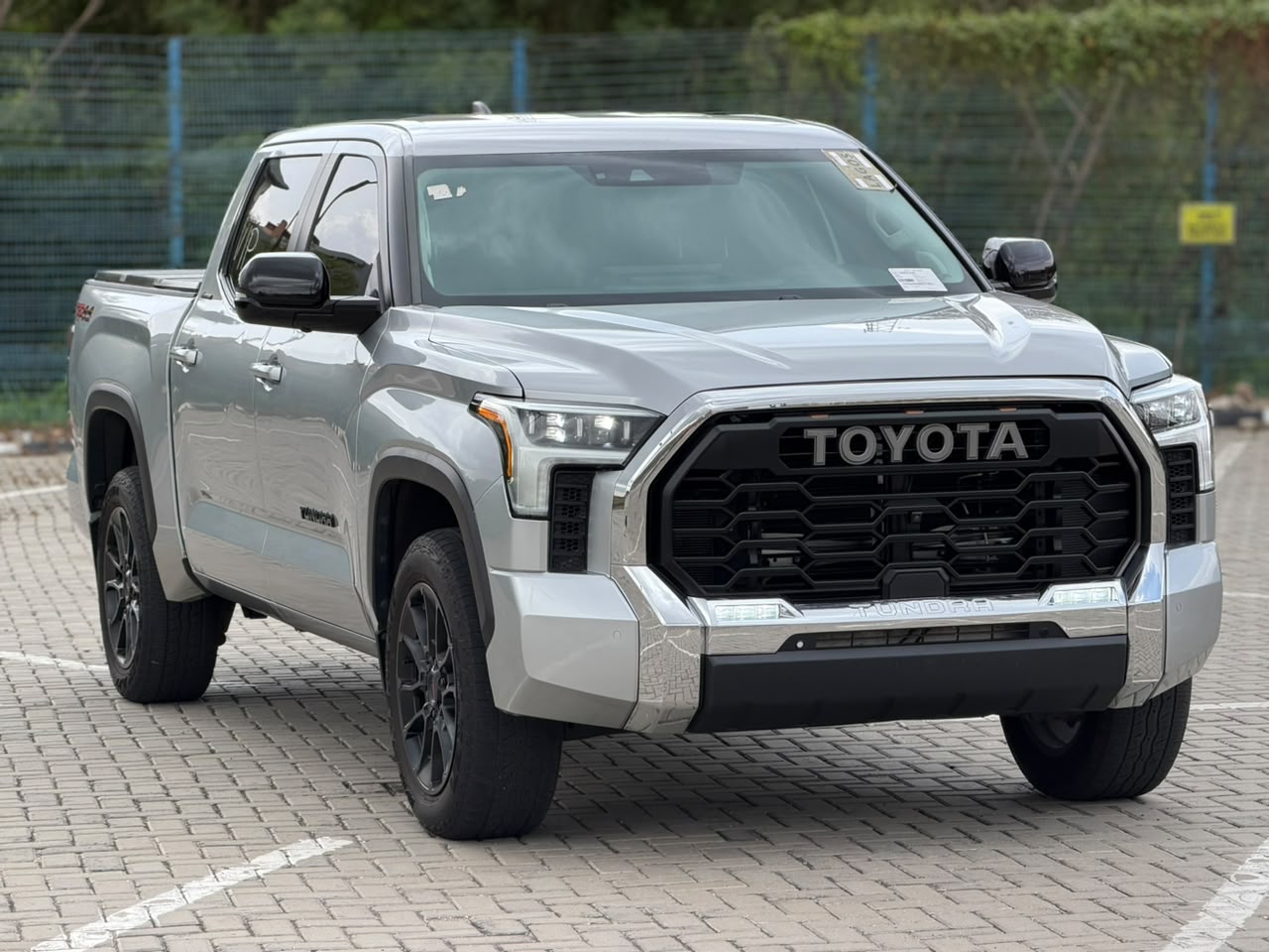 Toyota Tundra Silver Pickup Truck — photo 4