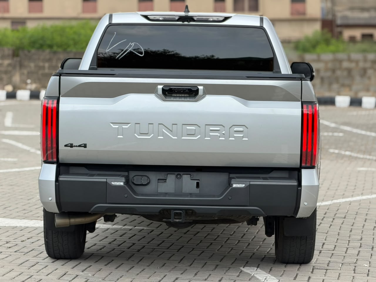 Toyota Tundra Silver Pickup Truck — photo 6