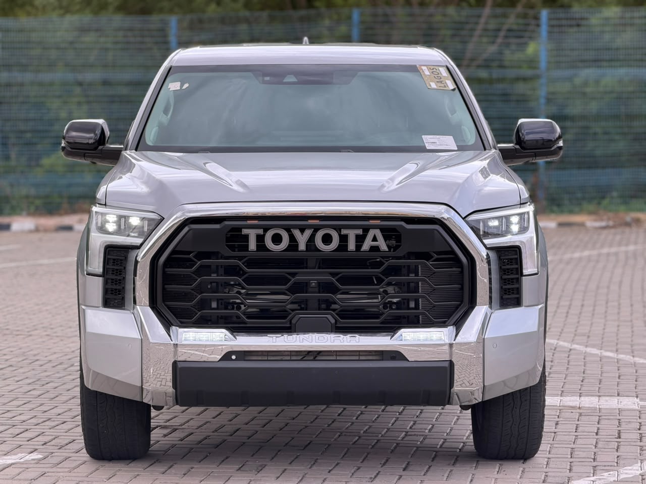 Toyota Tundra Silver Pickup Truck — photo 9