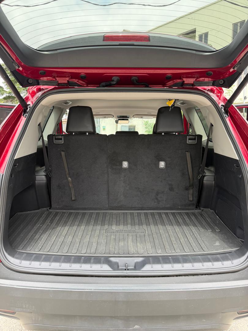 Toyota Grand Highlander Red SUV for Sale — photo 3