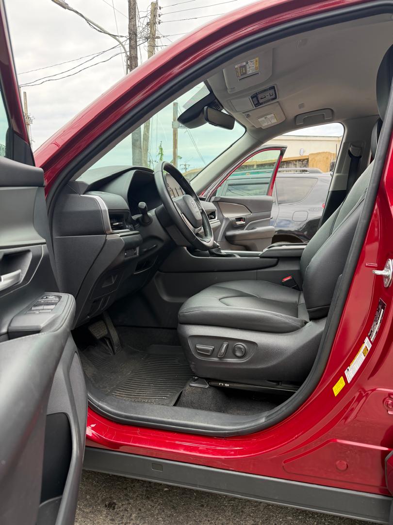 Toyota Grand Highlander Red SUV for Sale — photo 4