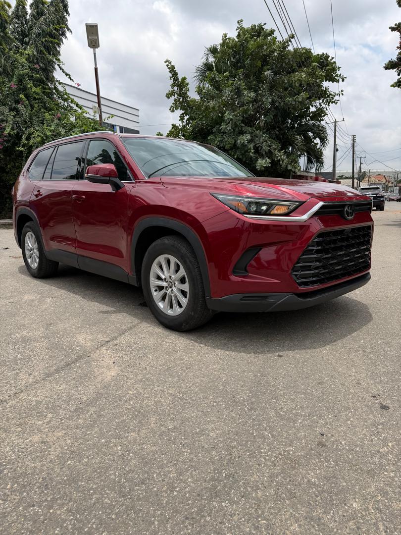 Toyota Grand Highlander Red SUV for Sale — photo 9