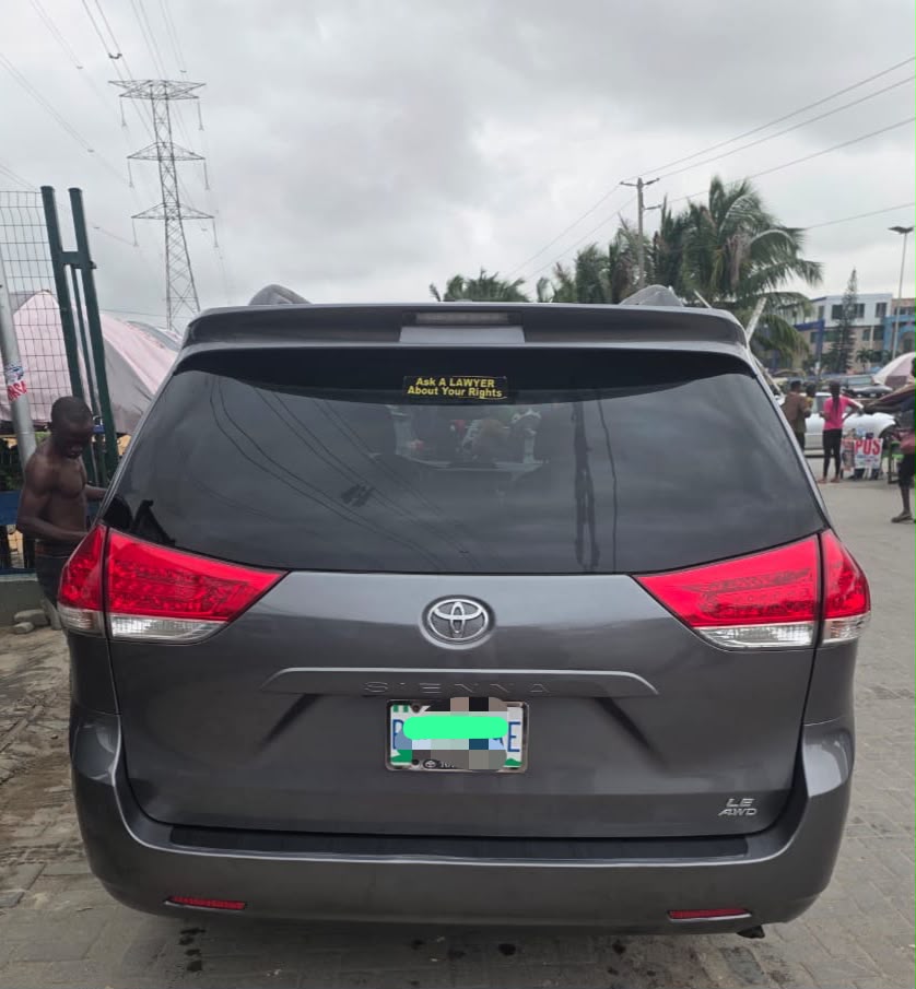 2012 Toyota Sienna LE AWD, Grey MPV