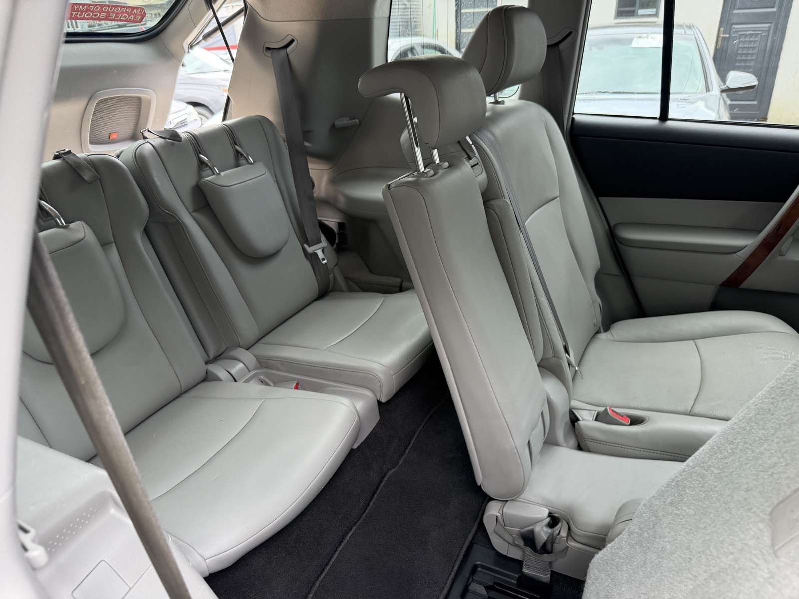 Toyota Highlander Limited Edition Silver color.