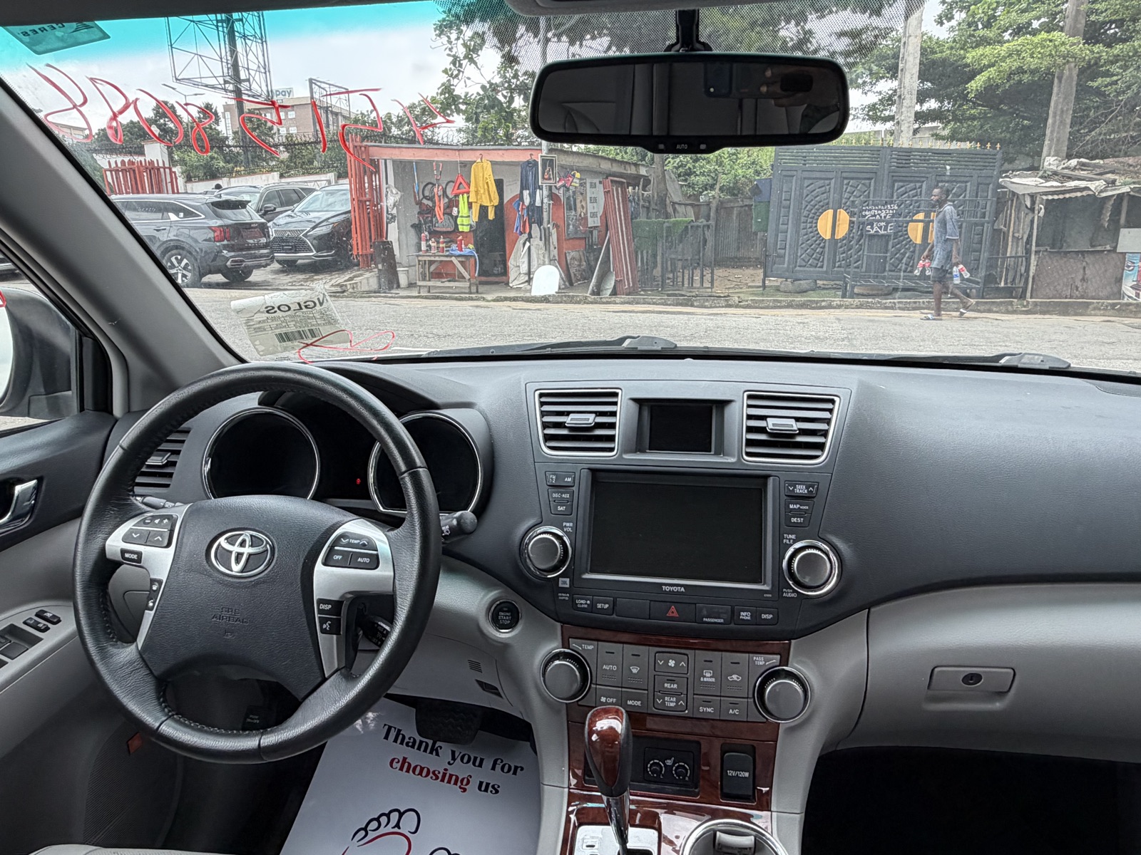 Toyota Highlander Limited Edition Silver color.