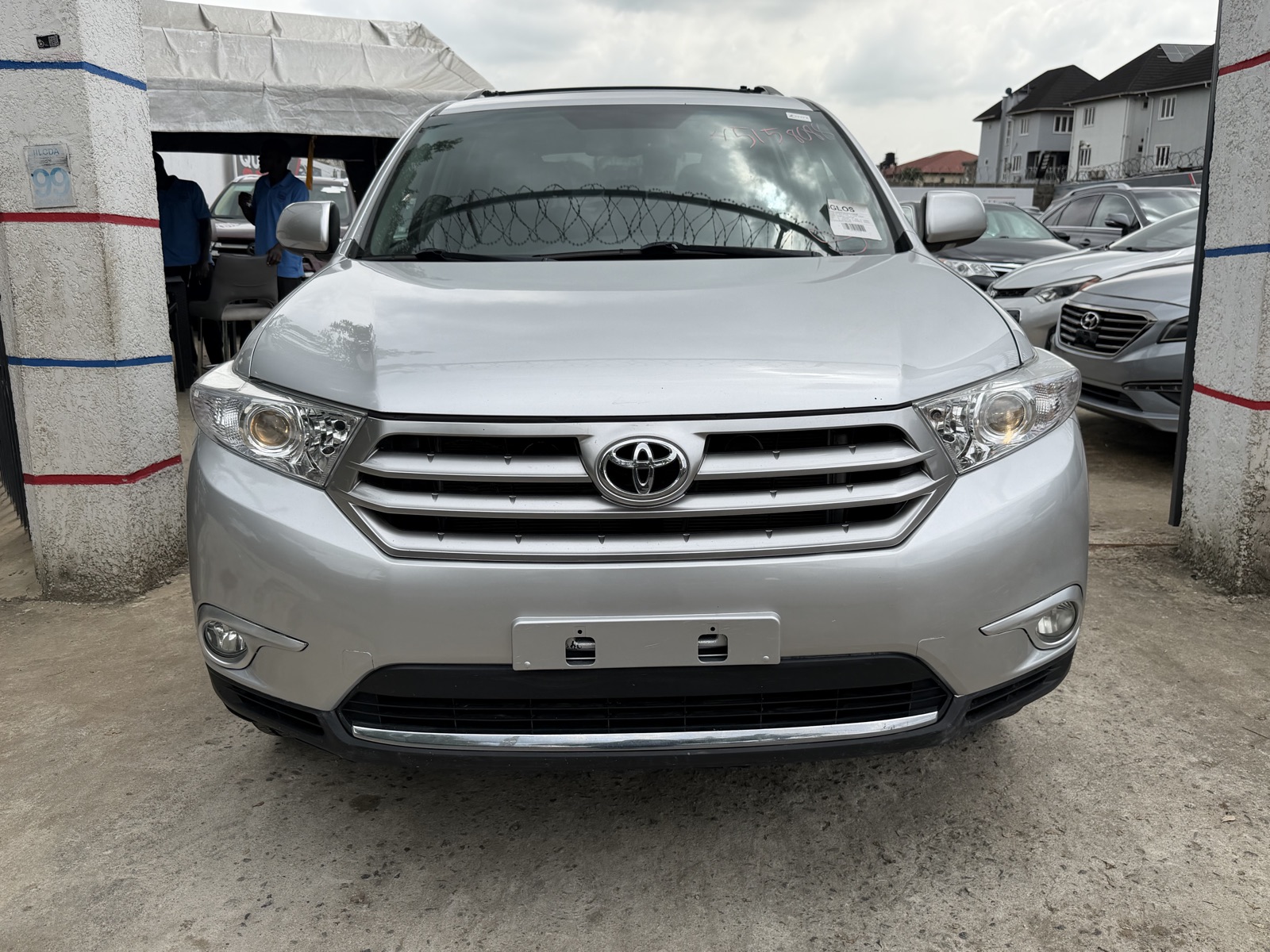 Toyota Highlander Limited Edition Silver color.