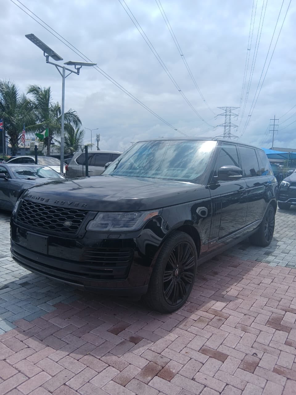 Land Rover Range Rover HSE, Black SUV for Rent