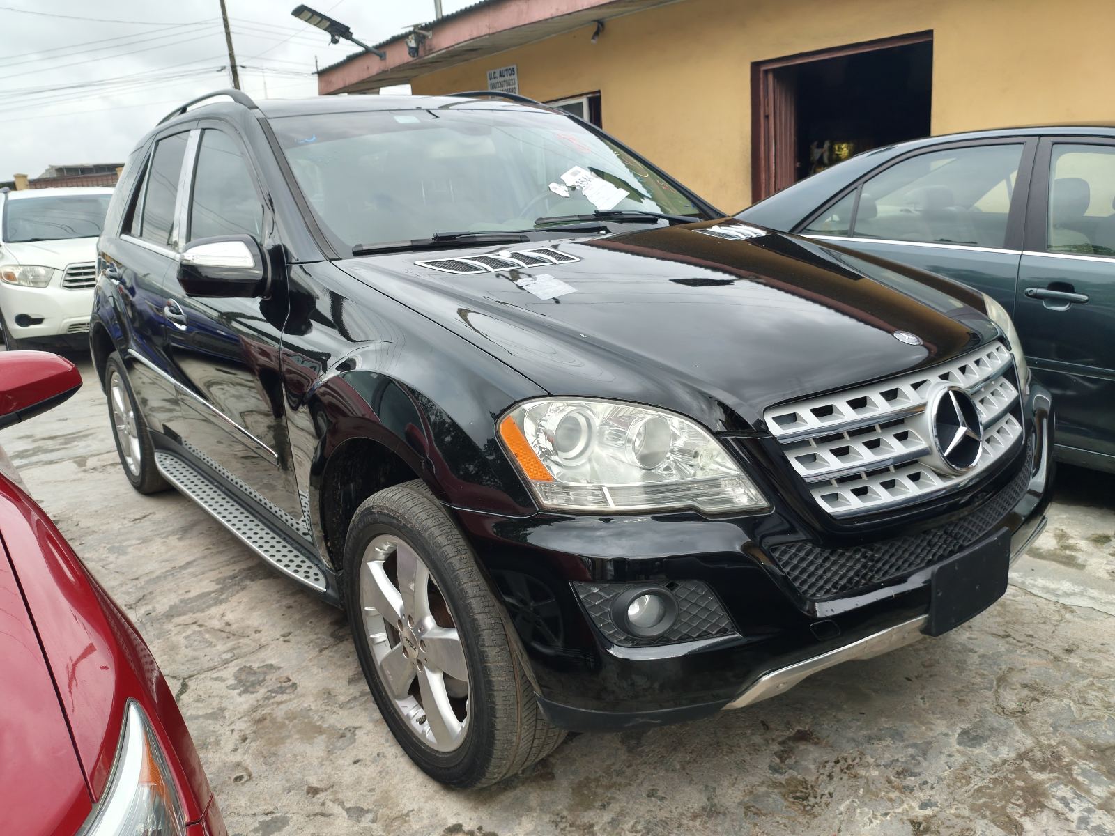 Mercedes-Benz ML 350 Black SUV ML350
