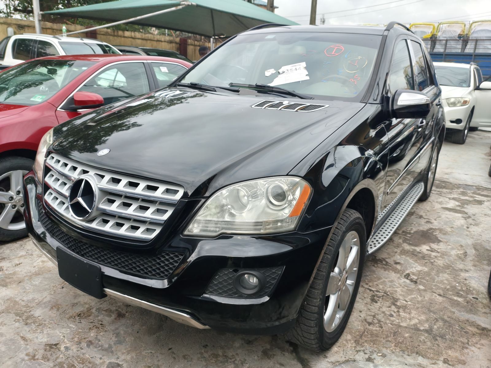Mercedes-Benz ML 350 Black SUV ML350