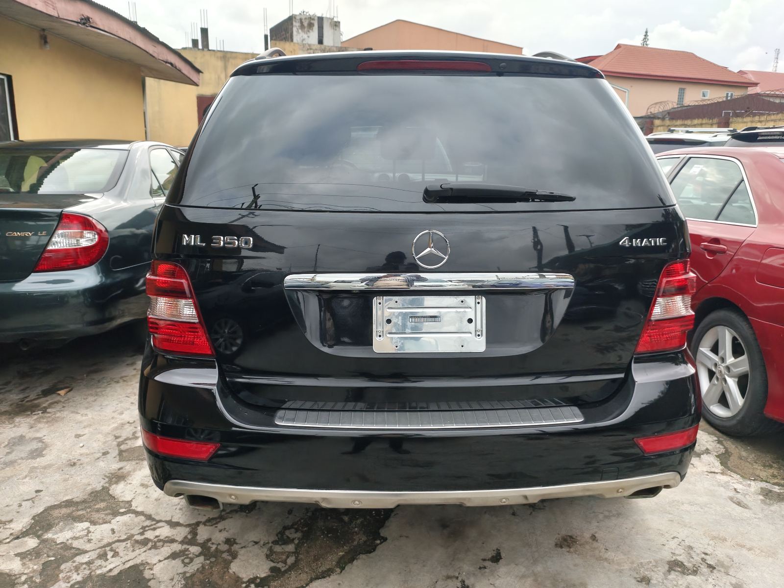 Mercedes-Benz ML 350 Black SUV ML350