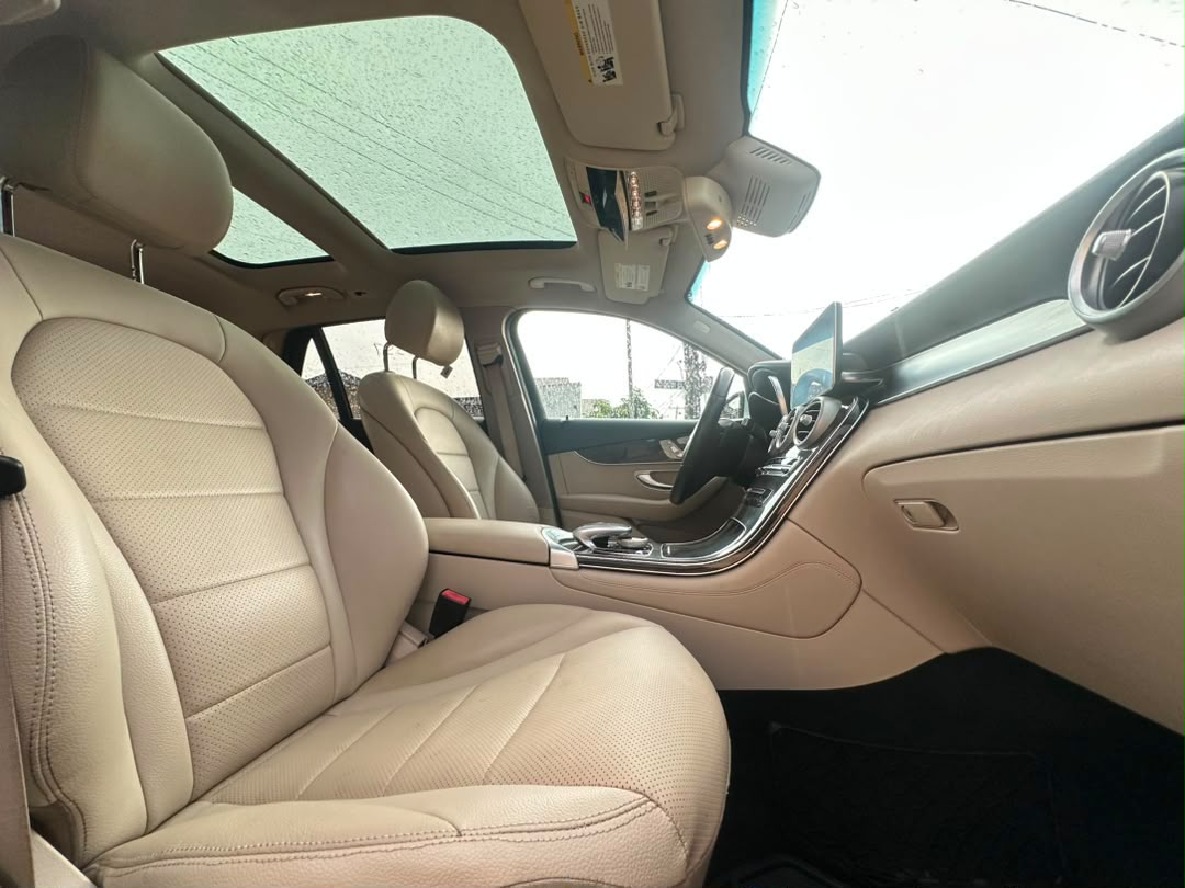 Mercedes-Benz GLC 300 Silver SUV GLC300