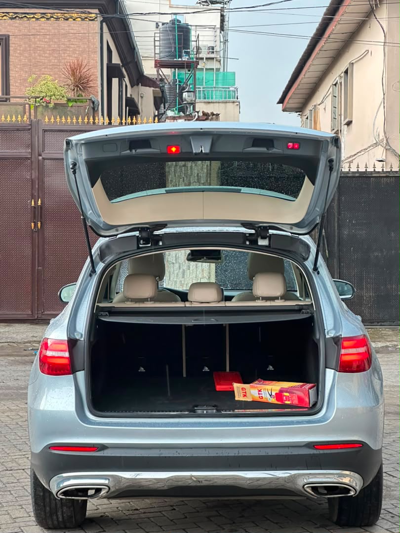 Mercedes-Benz GLC 300 Silver SUV GLC300