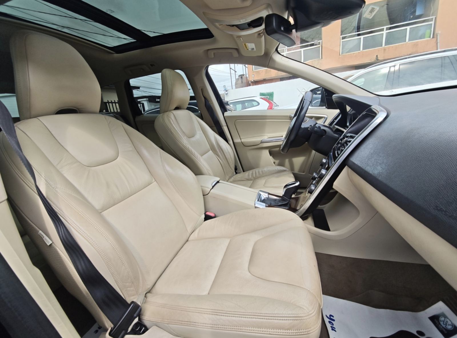 2015 Model Volvo XC60 Black SUV