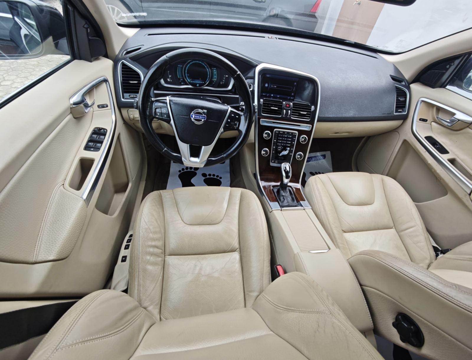 2015 Model Volvo XC60 Black SUV