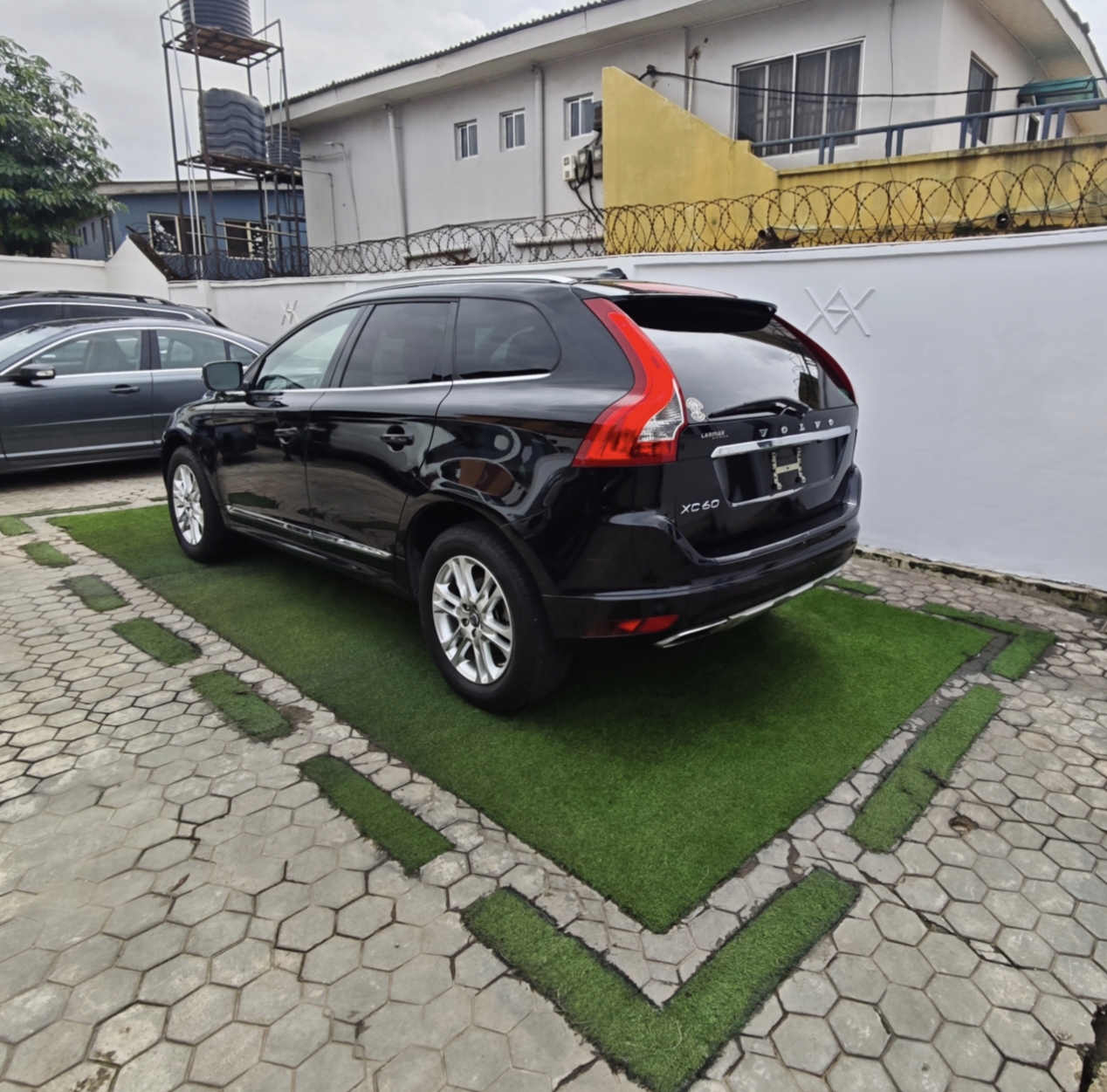 2015 Model Volvo XC60 Black SUV