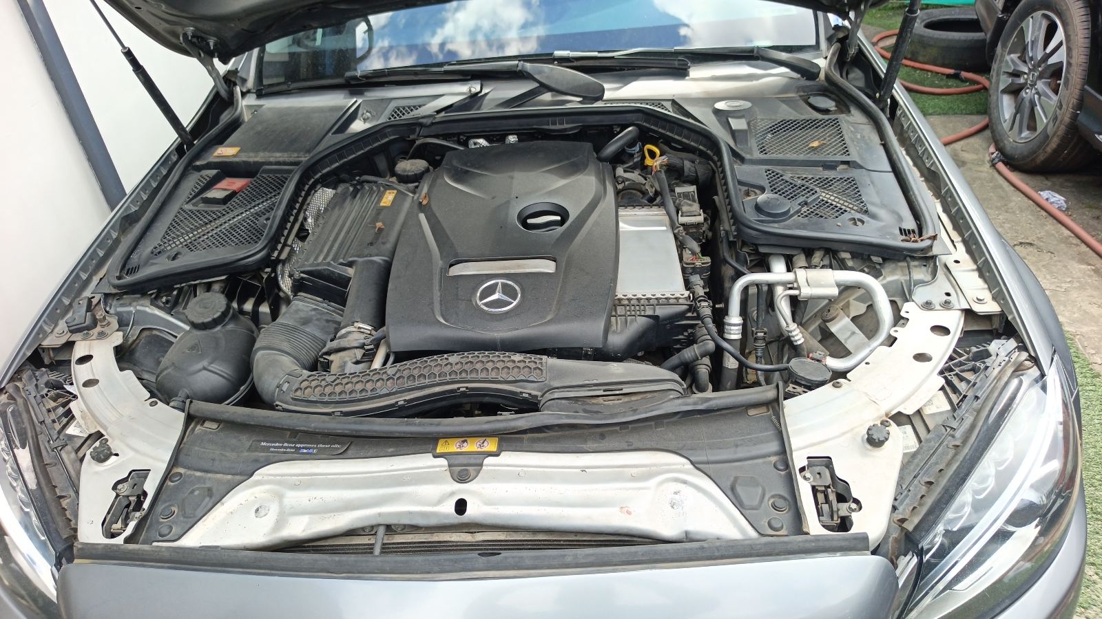 Mercedes-Benz C300 4MATIC gray Sedan — photo 8