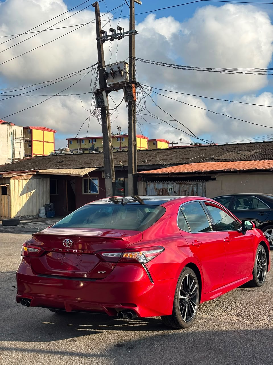 Toyota Camry XSE Red Sedan with Alloy Wheels — photo 6