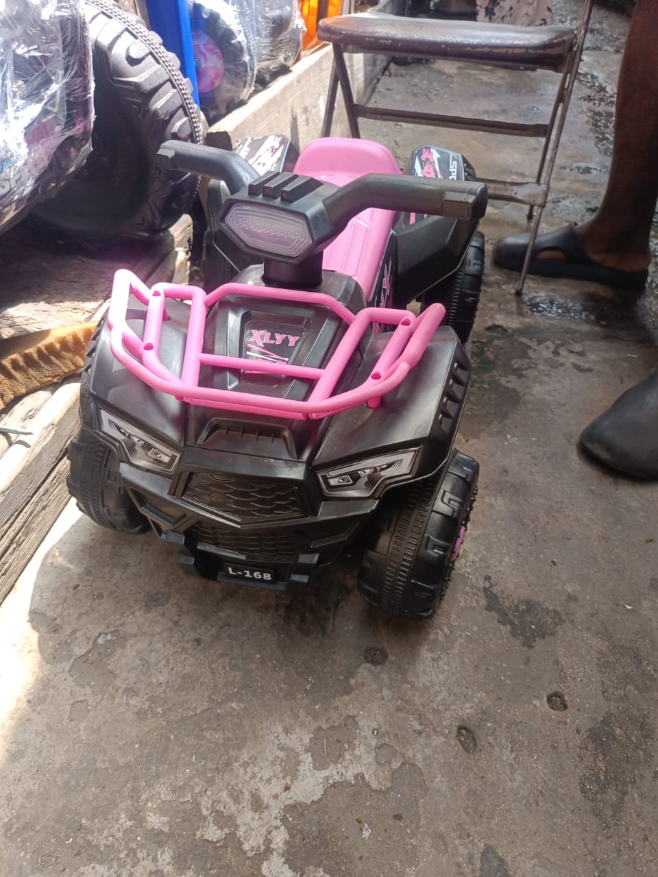 XLYY Pink Kids Ride-on Toy Car L-168