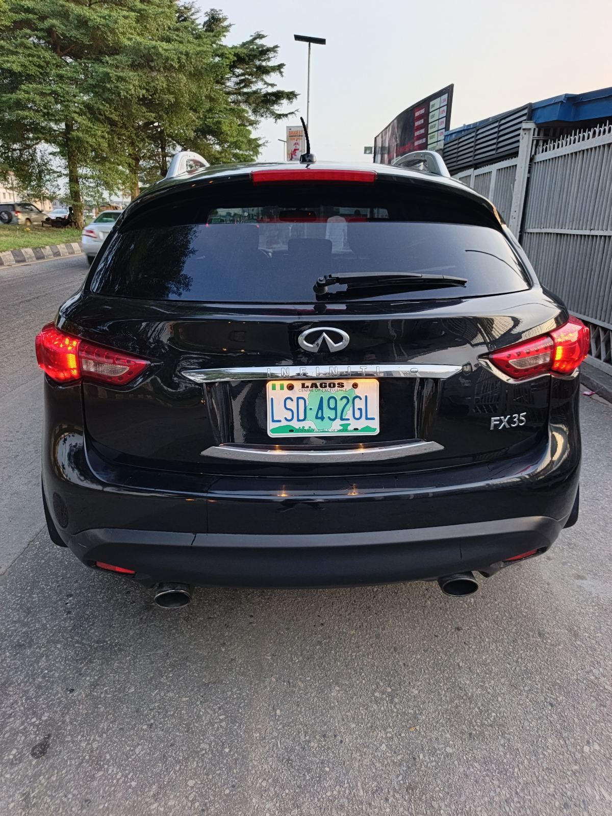 Infiniti FX35, Black SUV for Sale — photo 5