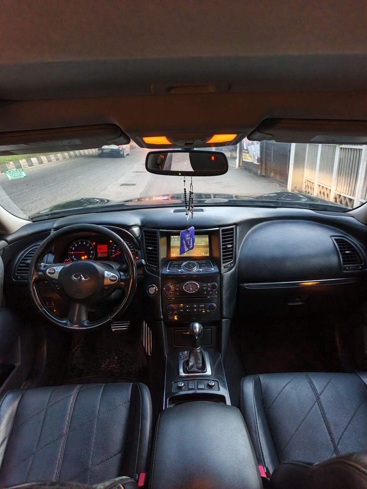 Infiniti FX35, Black SUV for Sale — photo 6