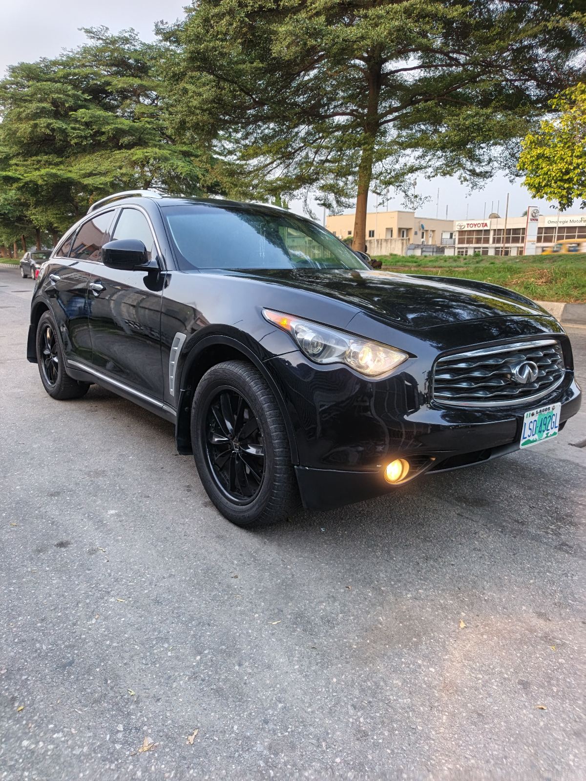 Infiniti FX35, Black SUV for Sale — photo 8