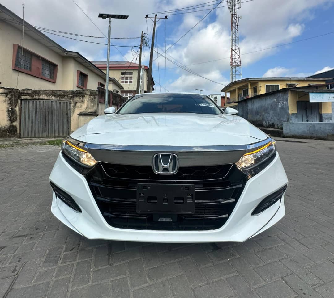 Honda Accord 2.0T White Sedan