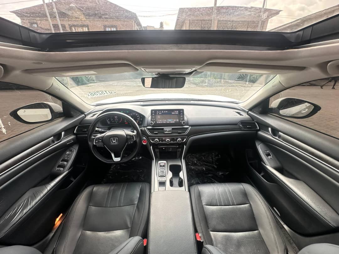 Honda Accord 2.0T White Sedan