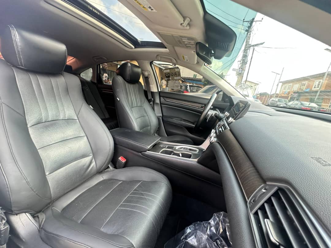 Honda Accord 2.0T White Sedan