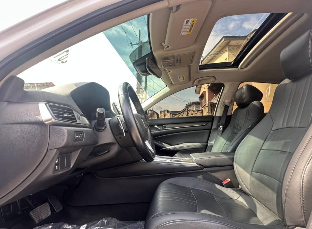 Honda Accord 2.0T White Sedan