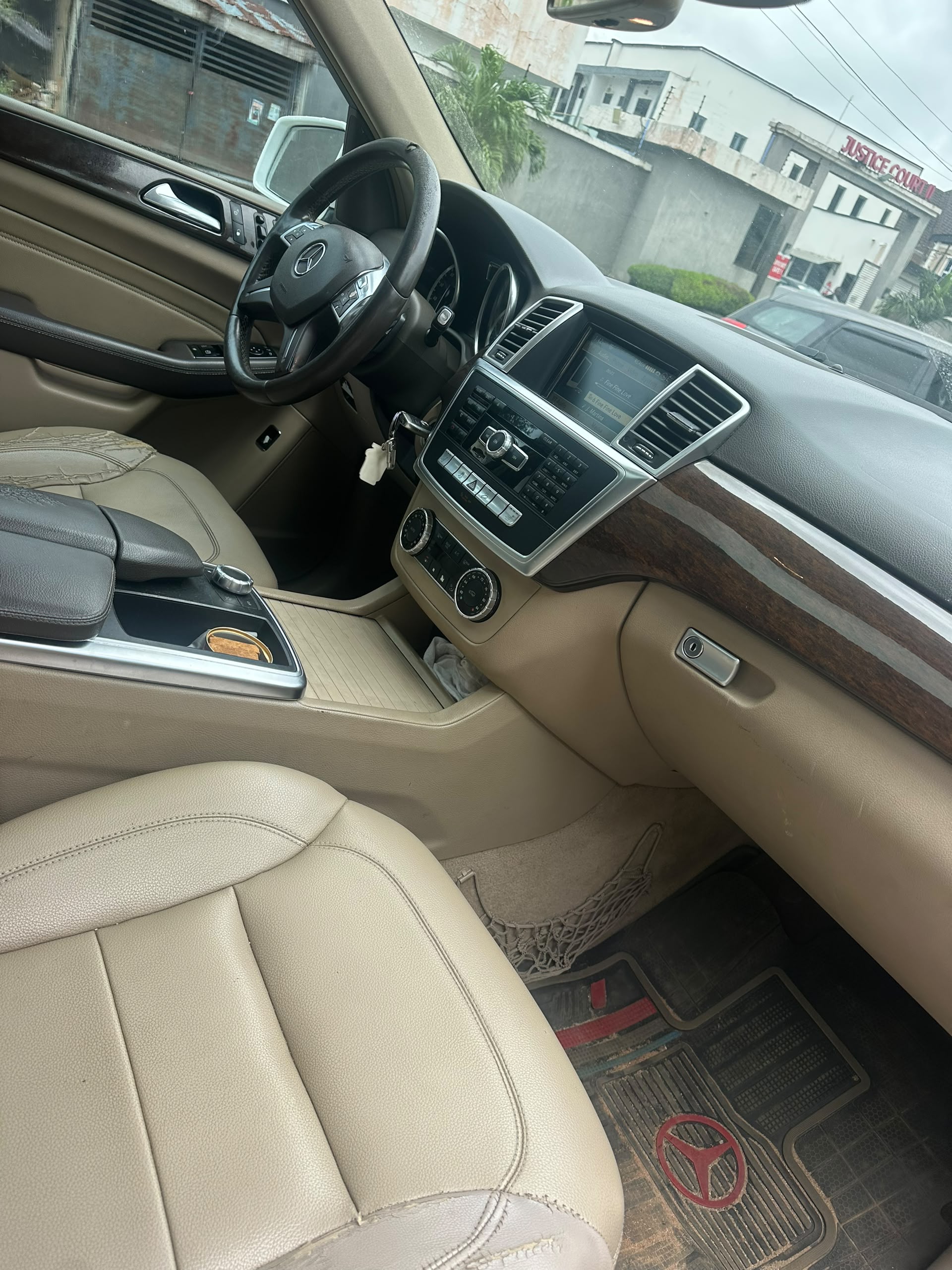 Mercedes-Benz ML 350 4MATIC White SUV ML350