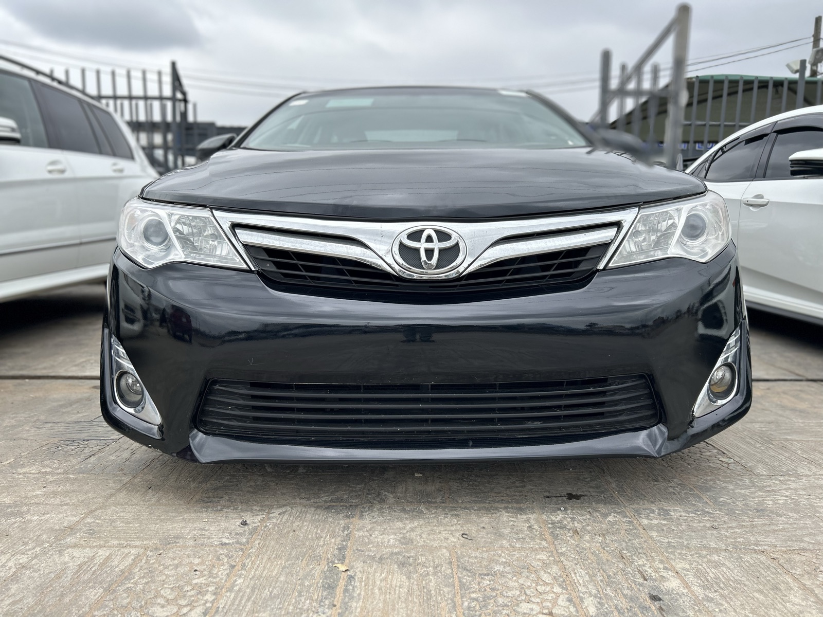 2014 Toyota Camry Black Sedan XLE