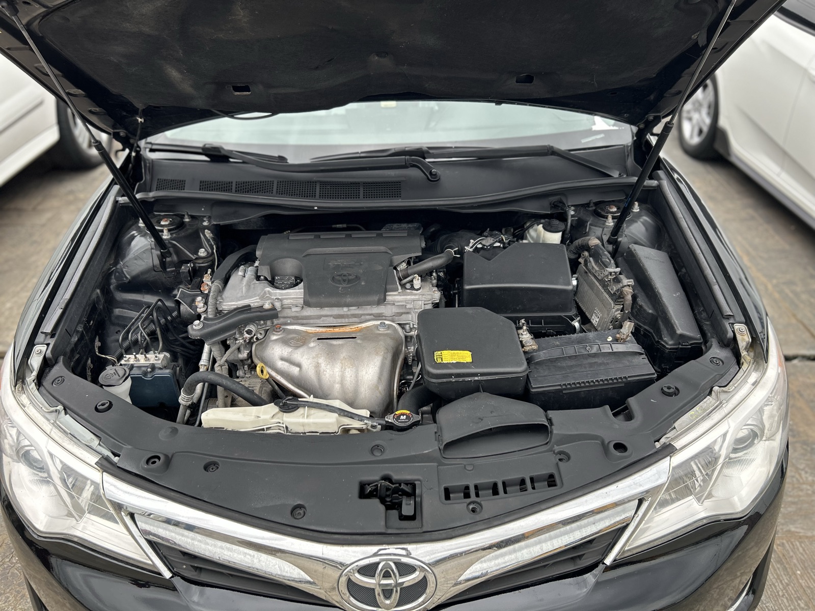 2014 Toyota Camry Black Sedan XLE