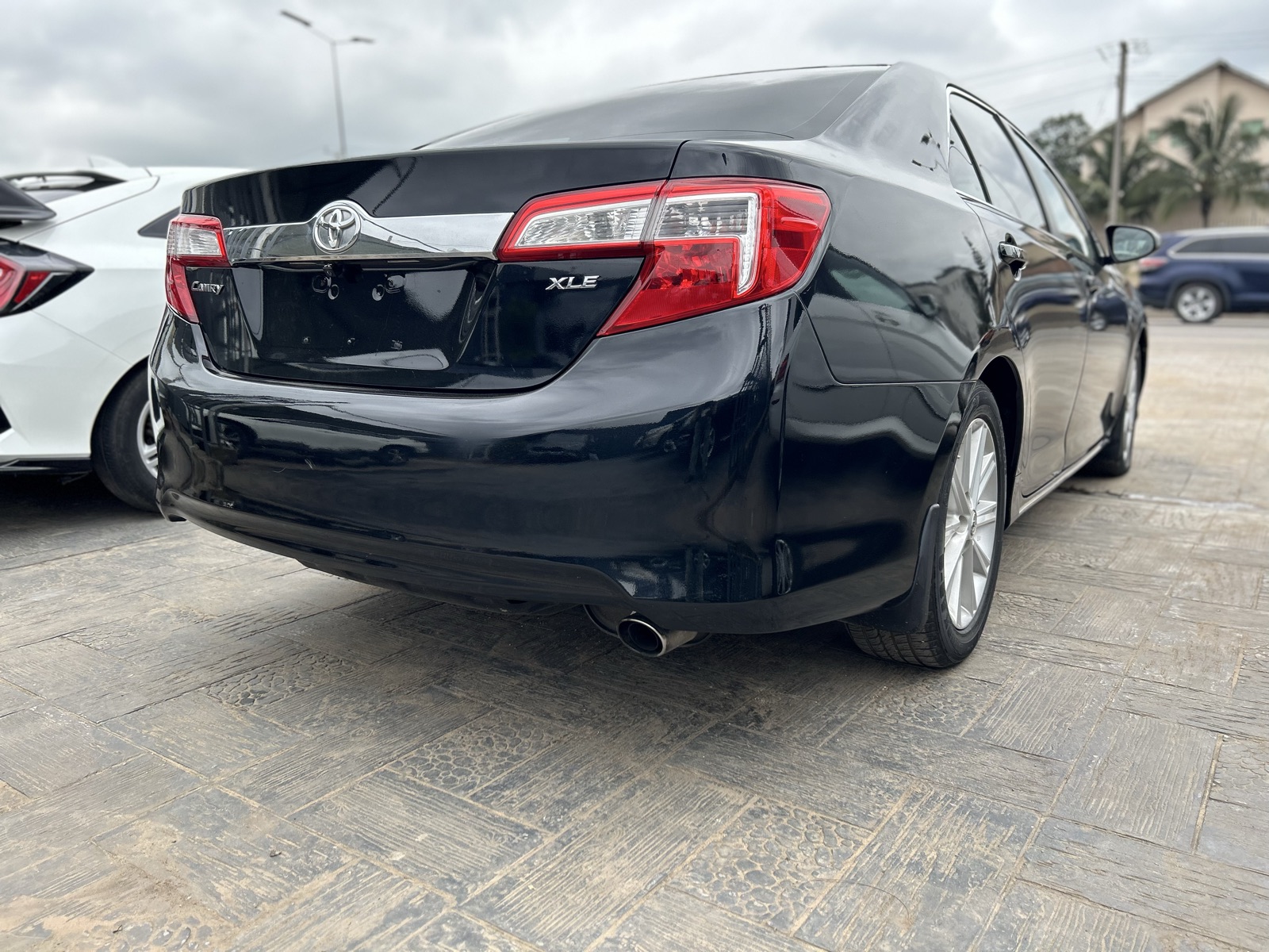 2014 Toyota Camry Black Sedan XLE