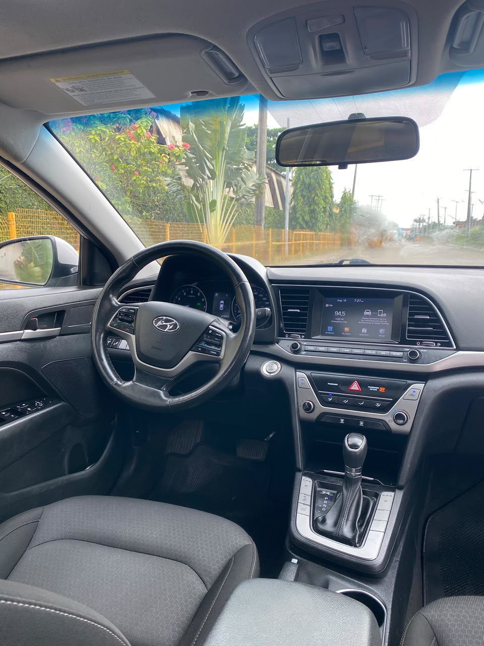 Hyundai Elantra Silver Sedan, Very Neat — photo 2