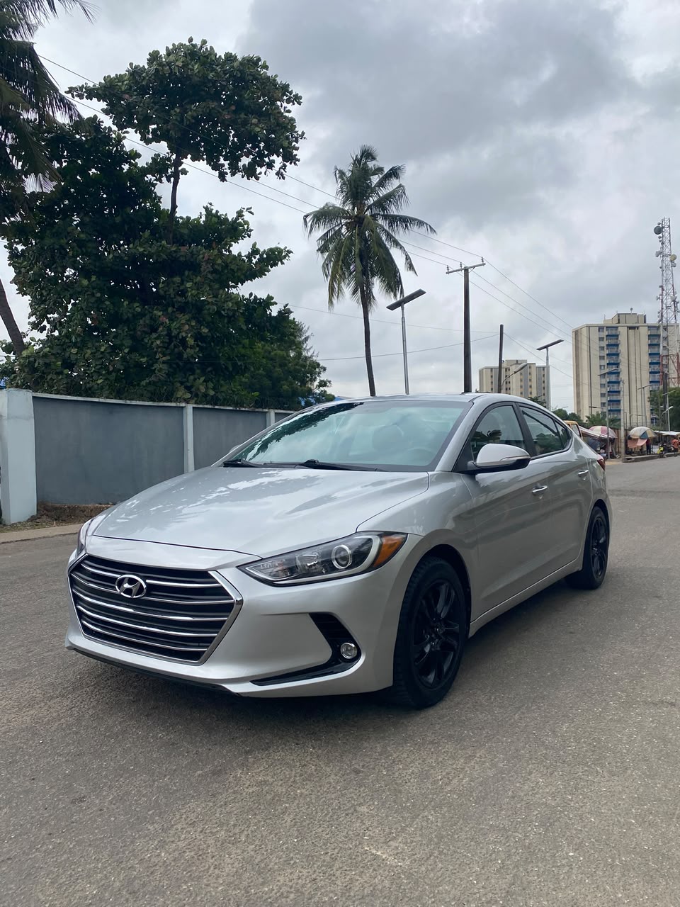 Hyundai Elantra Silver Sedan, Very Neat — photo 4