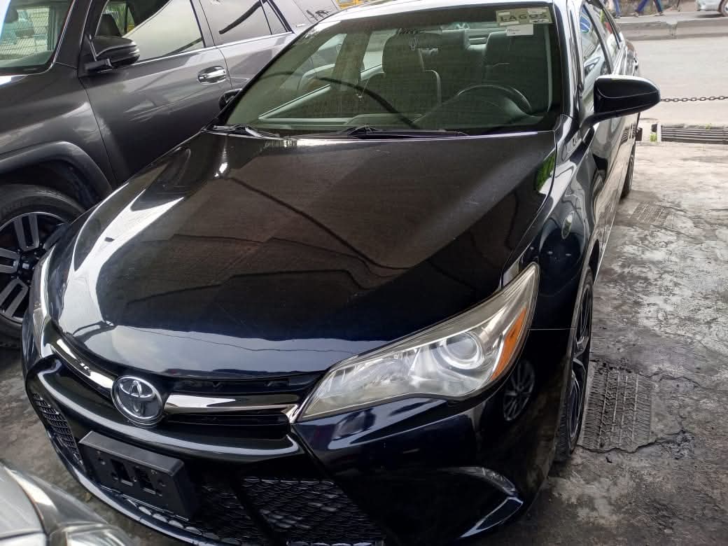 2016 Toyota Camry XSE