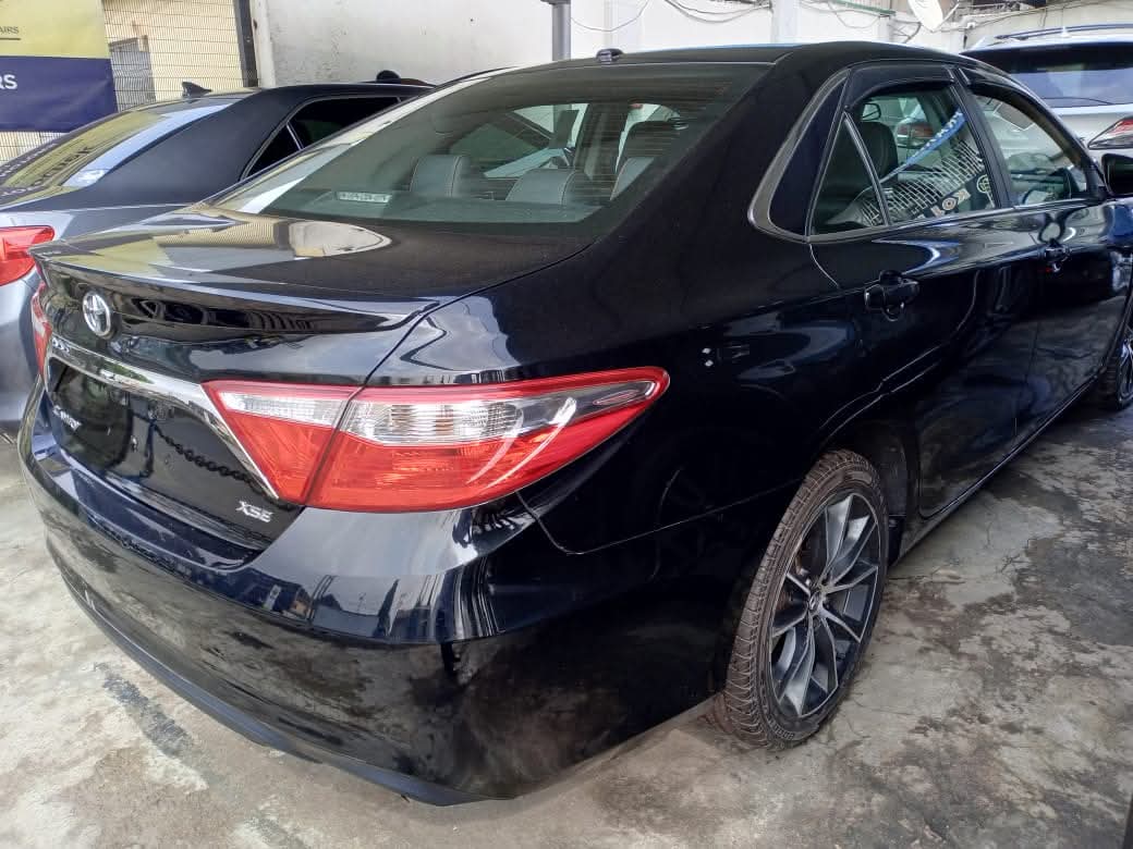 2016 Toyota Camry XSE — photo 5
